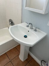 605 E Avon Pl, Unit B in Anaheim, CA - Building Photo - Building Photo