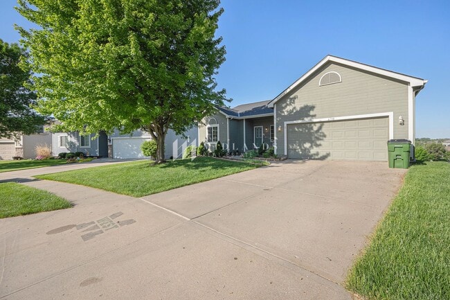 6738 S 188th Ave in Omaha, NE - Building Photo - Building Photo