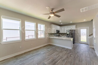 1921 Teagle Dr in Austin, TX - Building Photo - Building Photo