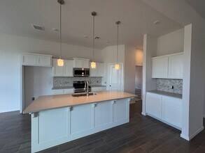 8613 NW 76th St in Oklahoma City, OK - Building Photo - Building Photo