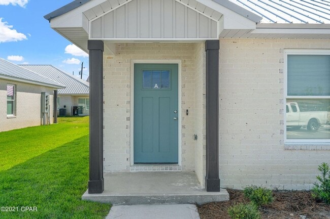 property at 3835 Avon Rd