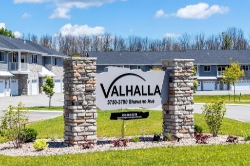 Valhalla in Green Bay, WI - Foto de edificio