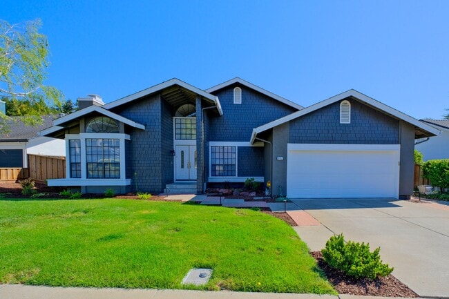 property at 8157 Vía Zapata