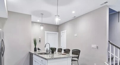 32 Horton Pl in Buffalo, NY - Foto de edificio - Building Photo