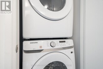 4015 The Exchange in Mississauga, ON - Building Photo - Building Photo