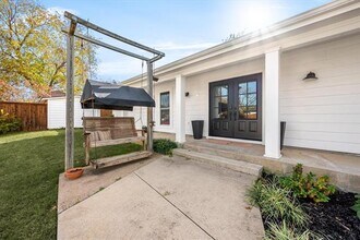 1706 Dunn St in Grapevine, TX - Building Photo - Building Photo