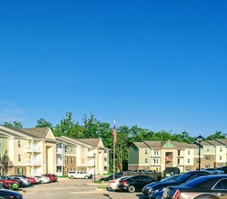 Creekside Crossing Apartments in Louisville, KY - Building Photo - Building Photo