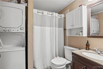 343 Baynes St, Unit Floor 1 in Buffalo, NY - Building Photo - Building Photo