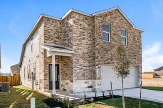 15526 Crescent Pne in San Antonio, TX - Building Photo - Building Photo