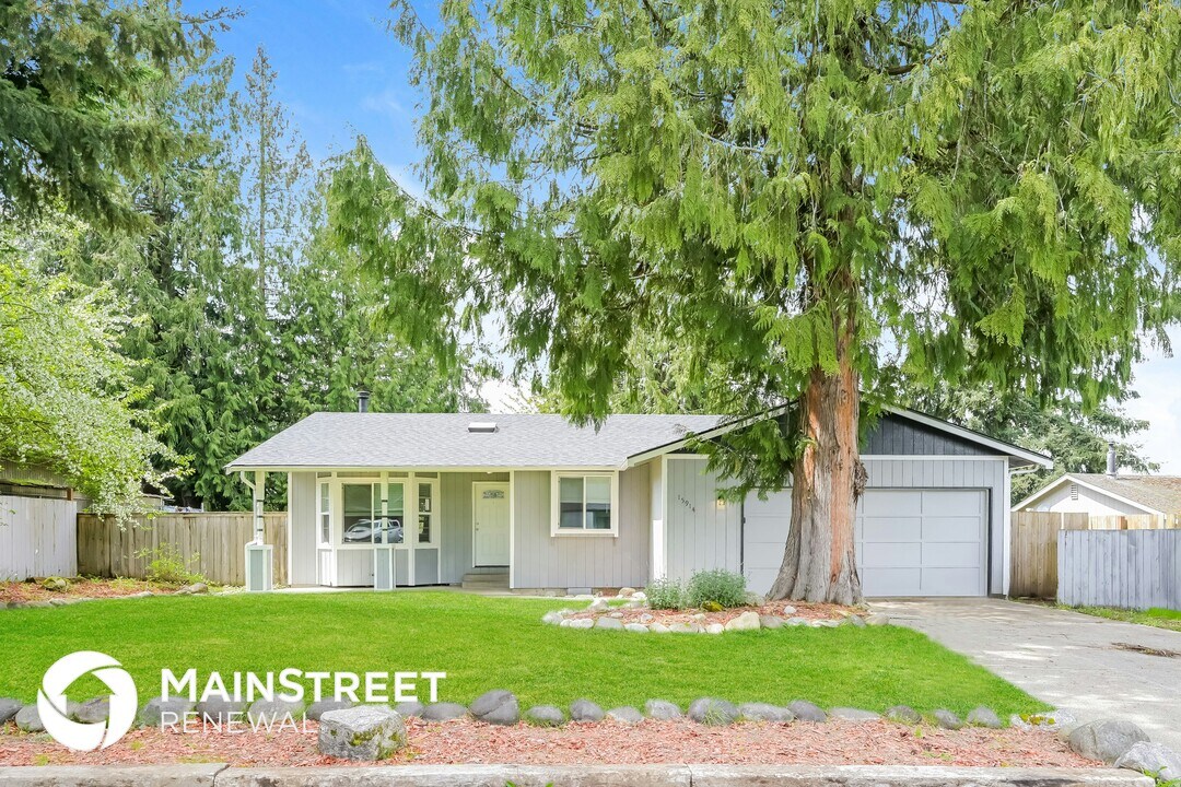 15914 86th Ave Ct E in South Hill, WA - Building Photo