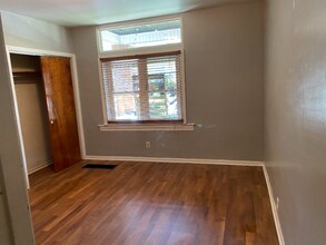 1132 Portland St, Unit Apt 1 in Pittsburgh, PA - Foto de edificio - Building Photo