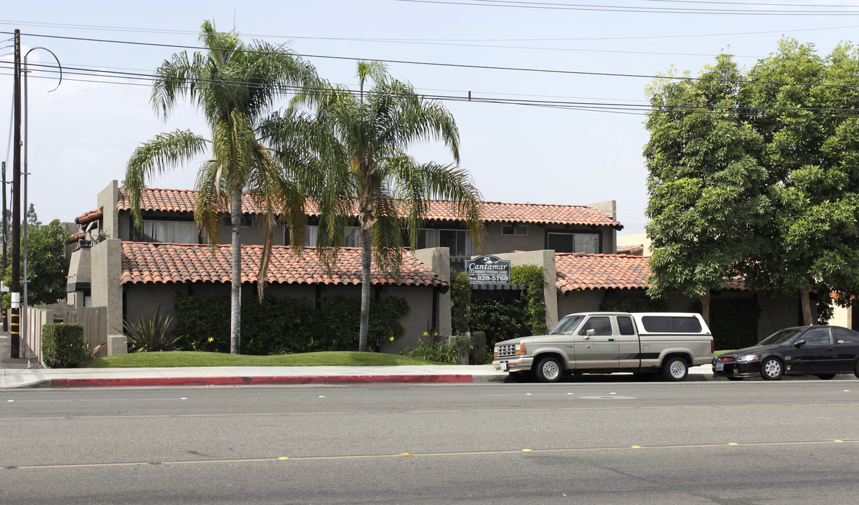 Cantamar Apartments in Anaheim, CA - Building Photo