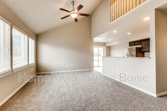 835 E Wandering Ln in Kuna, ID - Foto de edificio - Building Photo