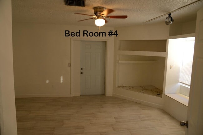 6903 Rio Pinar in North Lauderdale, FL - Building Photo - Building Photo