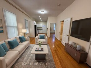 16 Chelsea St, Unit #1 in Boston, MA - Building Photo - Building Photo