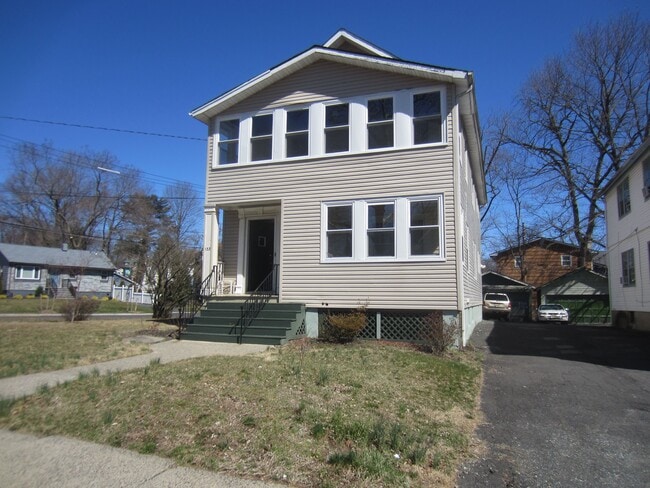 133 Willowdale Ave in Montclair, NJ - Building Photo - Building Photo