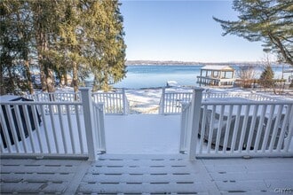 1916 W Lake Rd in Skaneateles, NY - Foto de edificio - Building Photo