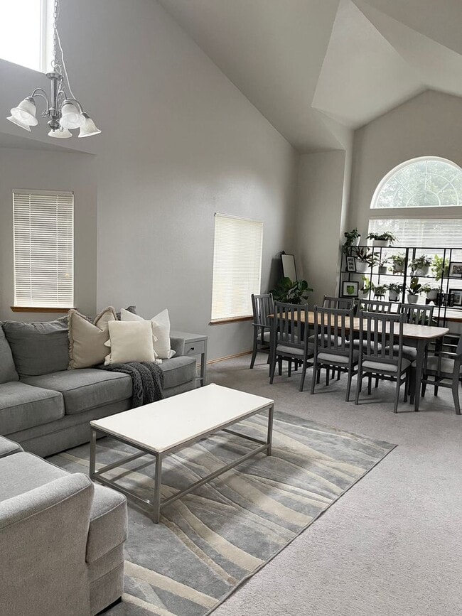 1909 Redmond Ave NE in Renton, WA - Building Photo - Building Photo