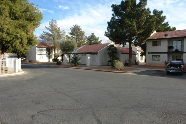 Cheyenne Park Villas in North Las Vegas, NV - Building Photo - Building Photo