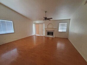 5615 Sugar Pine Dr in Bakersfield, CA - Building Photo - Building Photo