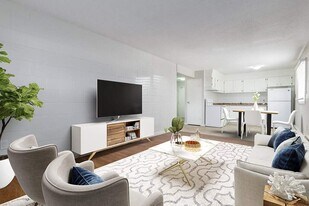 Miami Apartments in Saskatoon, SK - Building Photo