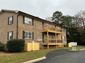 Cedar Trace Apartments in Cleveland, TN - Building Photo - Building Photo