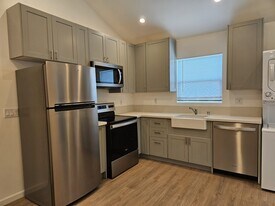 3172 1/2 Farnsworth Ave in Los Angeles, CA - Building Photo