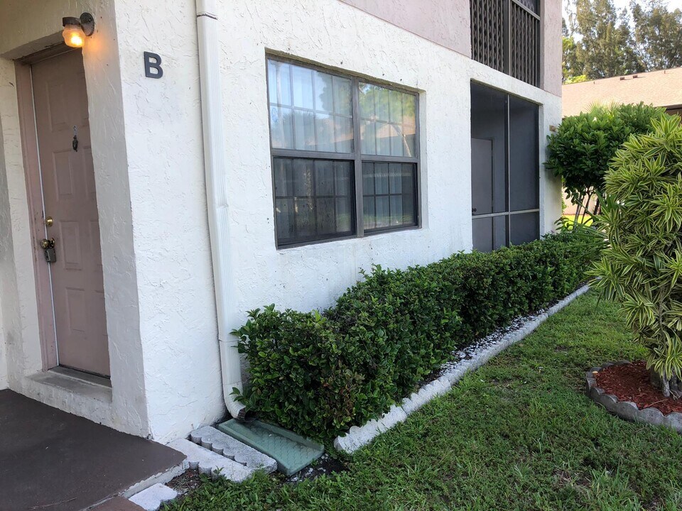 4205 S 57th Ave in Greenacres, FL - Building Photo