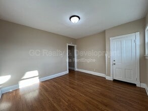 411 Wellington Ave in Elgin, IL - Building Photo - Building Photo