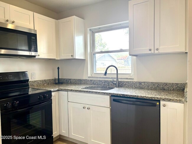 110 Summer Pl in Merritt Island, FL - Building Photo - Building Photo