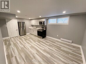 6 Bonacres Ave in Toronto, ON - Building Photo - Building Photo