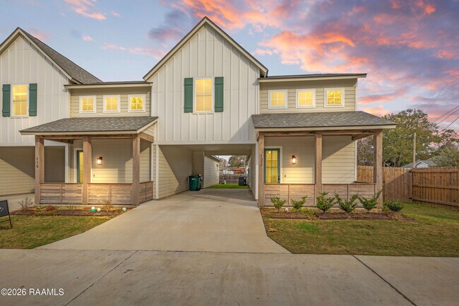 property at 121 Mayberry Grv St