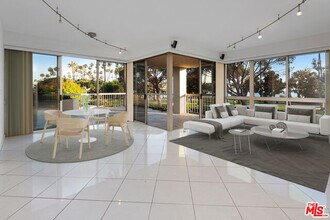 515 Ocean Ave-Unit -301S in Santa Monica, CA - Foto de edificio - Building Photo