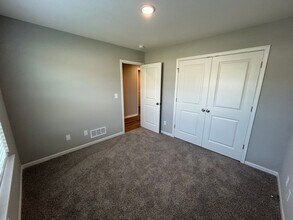 651-653 Fall Meadow Ln in Belton, MO - Building Photo - Building Photo