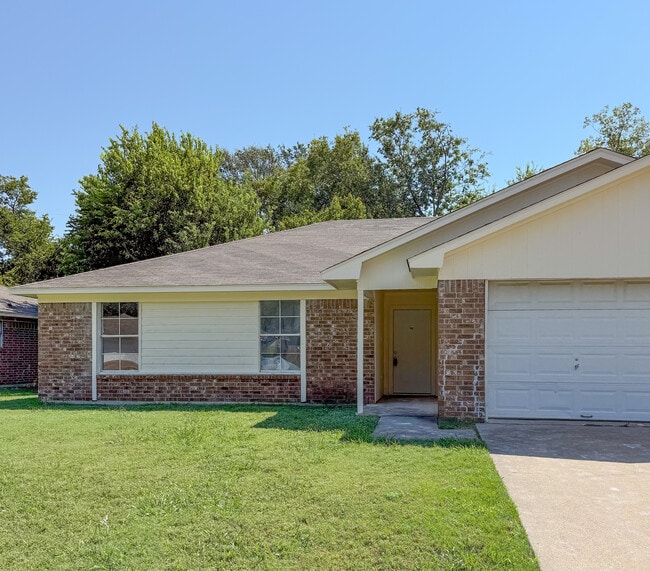 property at 1924 Ramada Dr