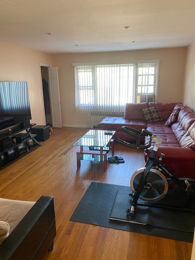 9125 Grand Ave in North Bergen, NJ - Building Photo - Building Photo