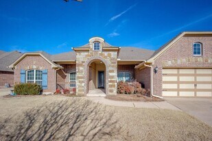 2405 NW 180th St in Edmond, OK - Building Photo