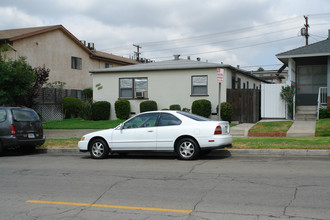 467-469 E Verdugo Ave in Burbank, CA - Building Photo - Building Photo