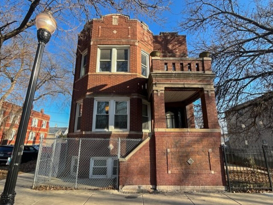 2301 S Marshall Blvd in Chicago, IL - Building Photo