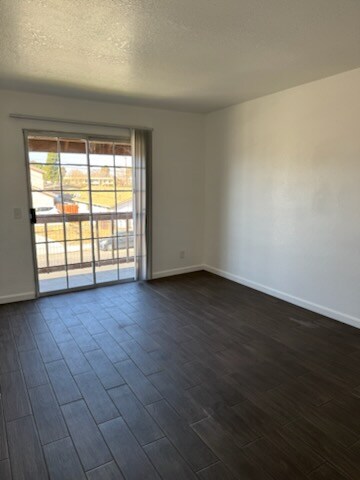 38572 10th Pl E in Palmdale, CA - Foto de edificio