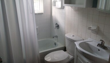 2902 Lawndale Dr in Champaign, IL - Building Photo - Building Photo