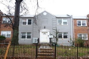 1233 Raum St NE in Washington, DC - Building Photo
