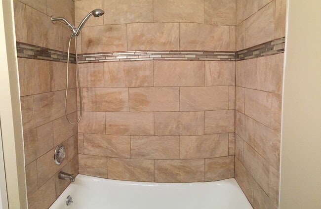 Coachman Townhomes in Bellevue, WA - Building Photo - Building Photo