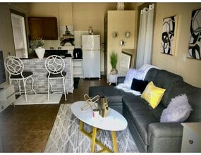 5130 Parkway Blvd, Unit Studio Apt. in Land O Lakes, FL - Building Photo - Building Photo