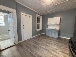 524 E Jersey St in Elizabeth, NJ - Building Photo - Building Photo