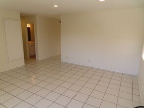 8908 Alphecca Way in San Diego, CA - Building Photo - Building Photo