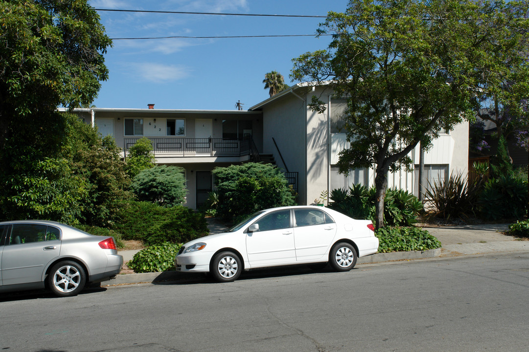 622 E Victoria St in Santa Barbara, CA - Building Photo