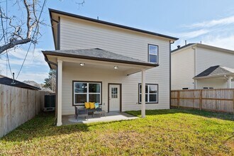 2211 Silverbonnet St in Houston, TX - Building Photo - Building Photo