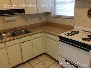5 S Big Bend Blvd-Unit -7845 Big Bend Unit 5 in St. Louis, MO - Foto de edificio - Building Photo