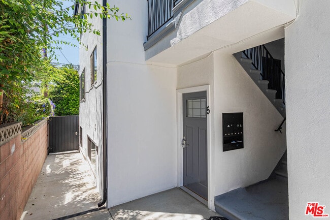 4422 Melbourne Ave in Los Angeles, CA - Building Photo - Building Photo